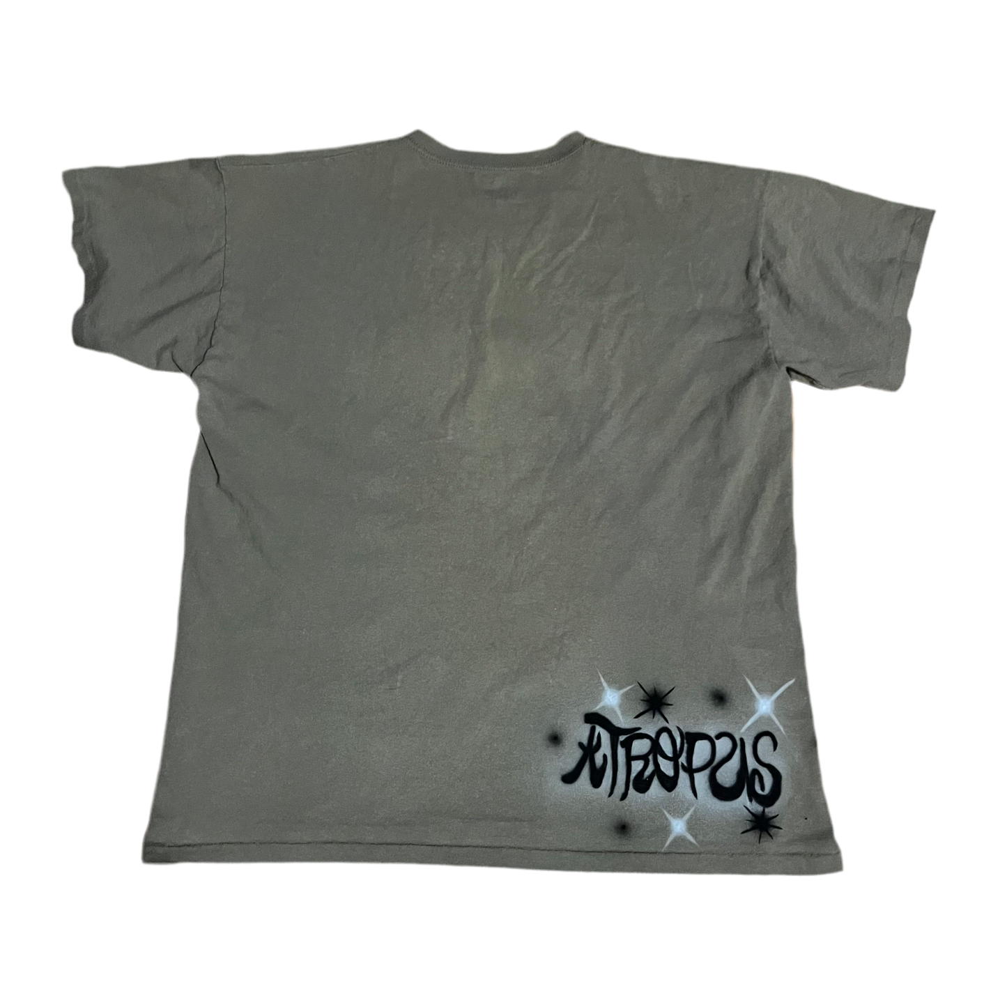 Kaiju tee