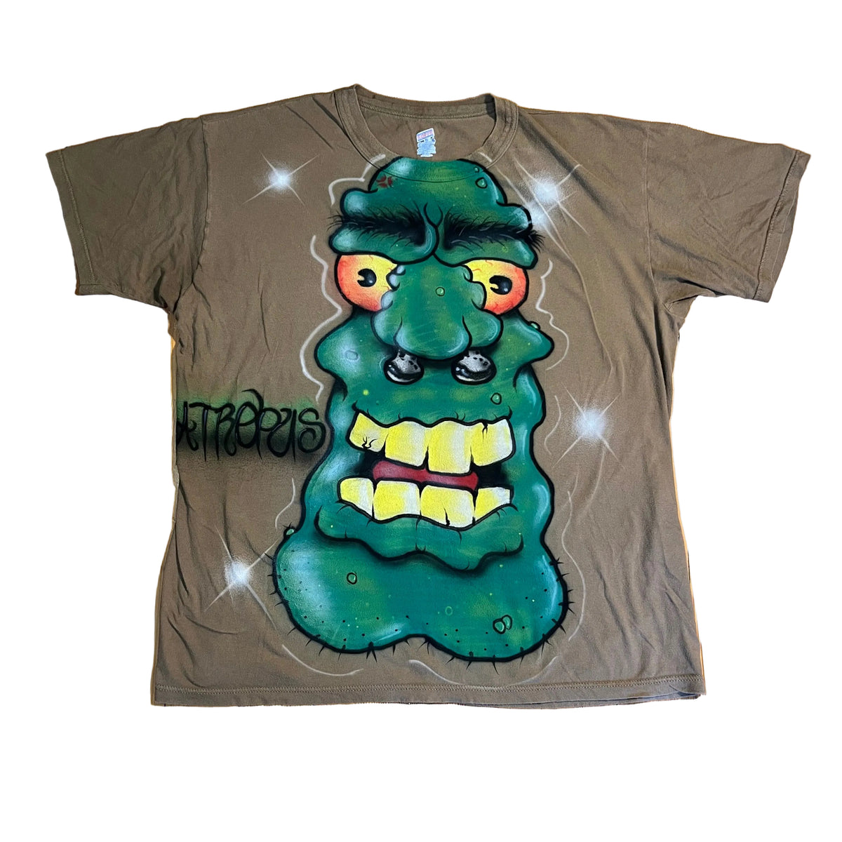 Chomper tee